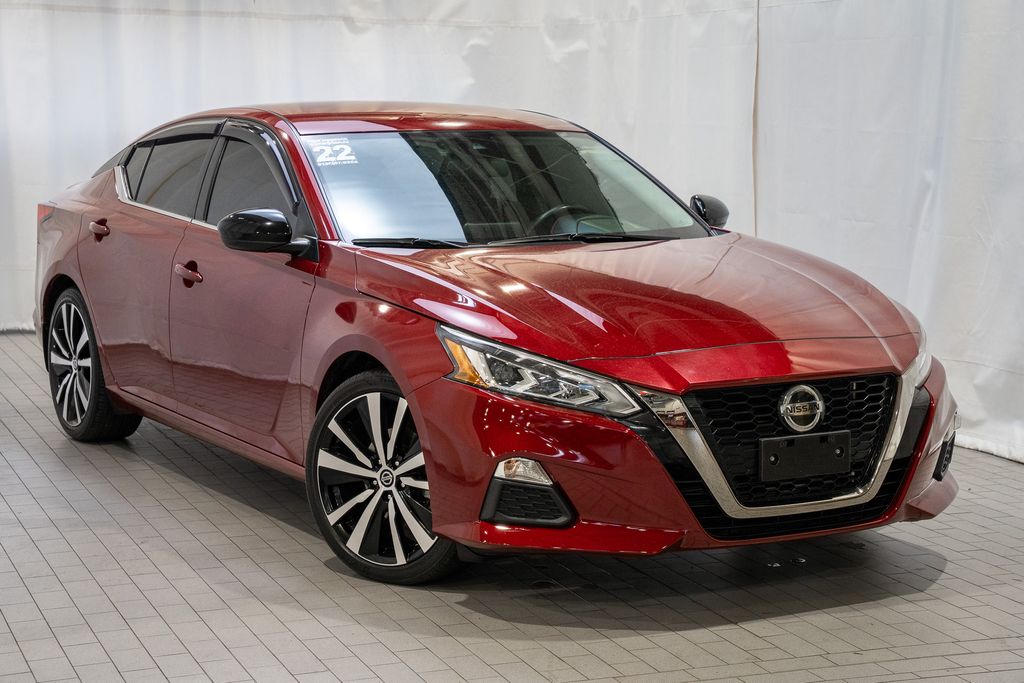2022 Nissan Altima SR