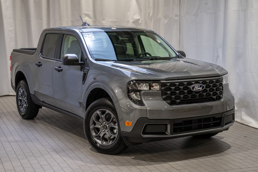 2025 Ford Maverick XLT's photo