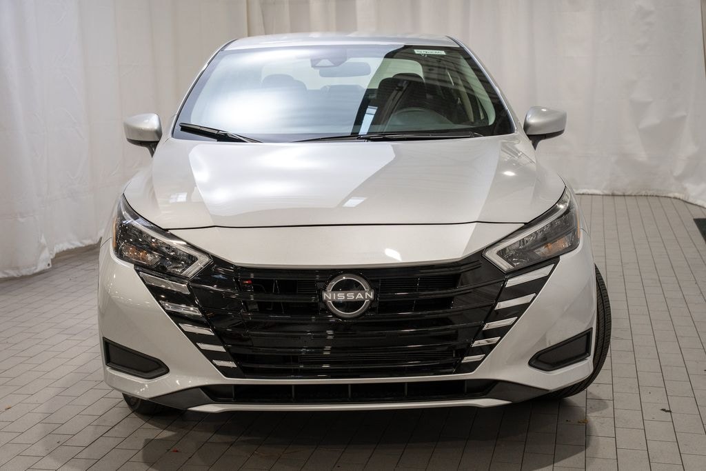 New 2025 Nissan Versa 1.6 SV Sedan