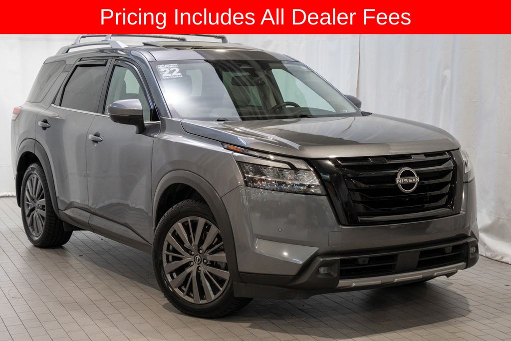 2022 Nissan Pathfinder SL 4WD's photo