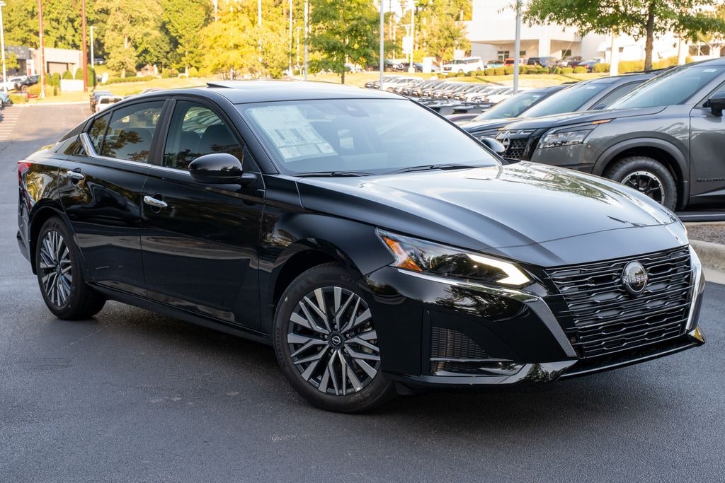 New 2025 Nissan Altima SV Sedan
