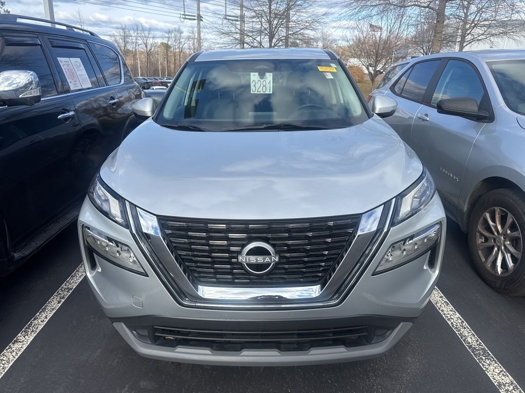 Used 2022 Nissan Rogue SV SUV