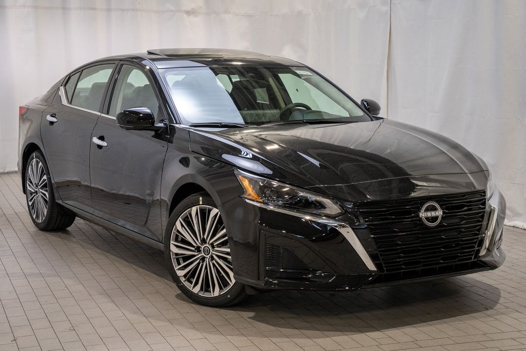 2025 Nissan Altima SL's photo