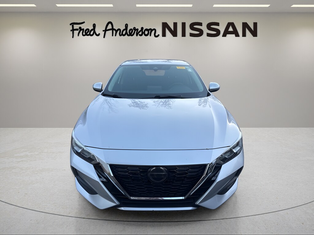 2020 Nissan Sentra SV photo 2