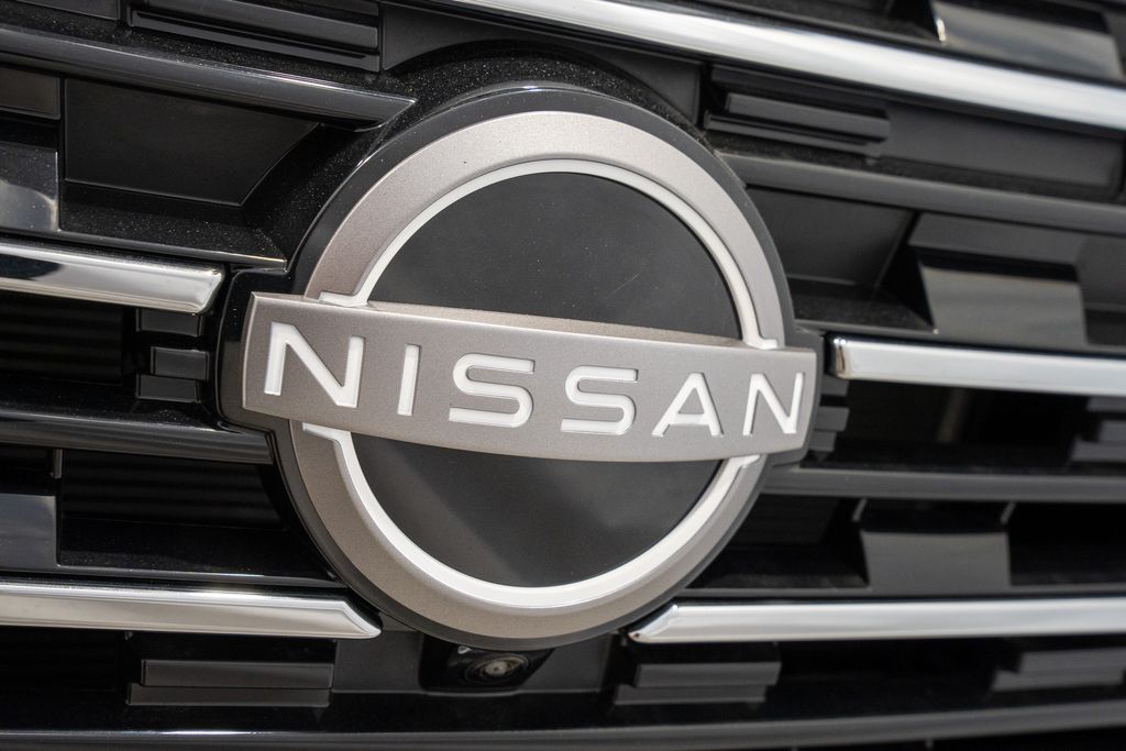 2026 Nissan Rogue Platinum photo 3