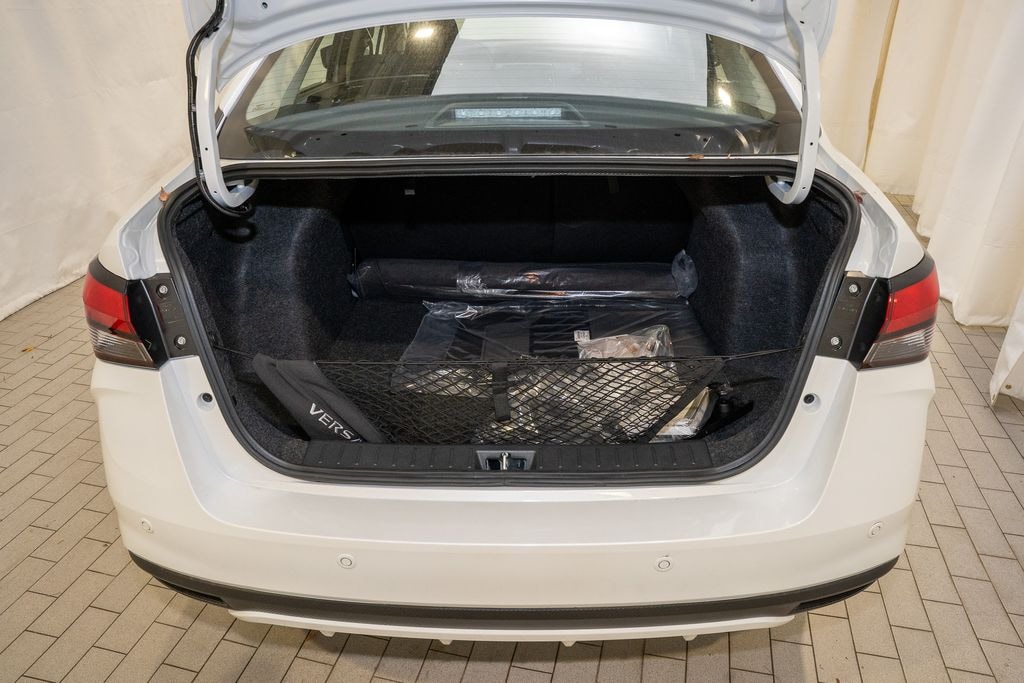 New 2025 Nissan Versa 1.6 SV Sedan