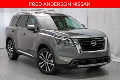 2025 Nissan Pathfinder Platinum SUV