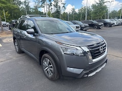 2025 Nissan Pathfinder SL SUV