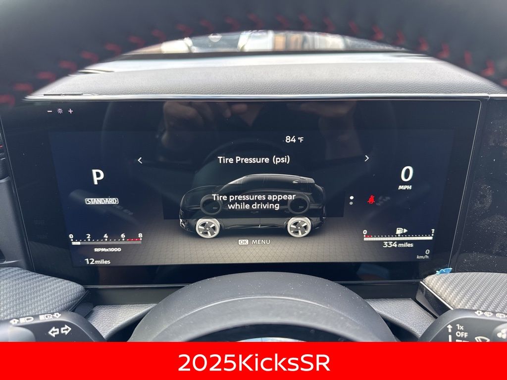 2025 Nissan Kicks SR photo 4