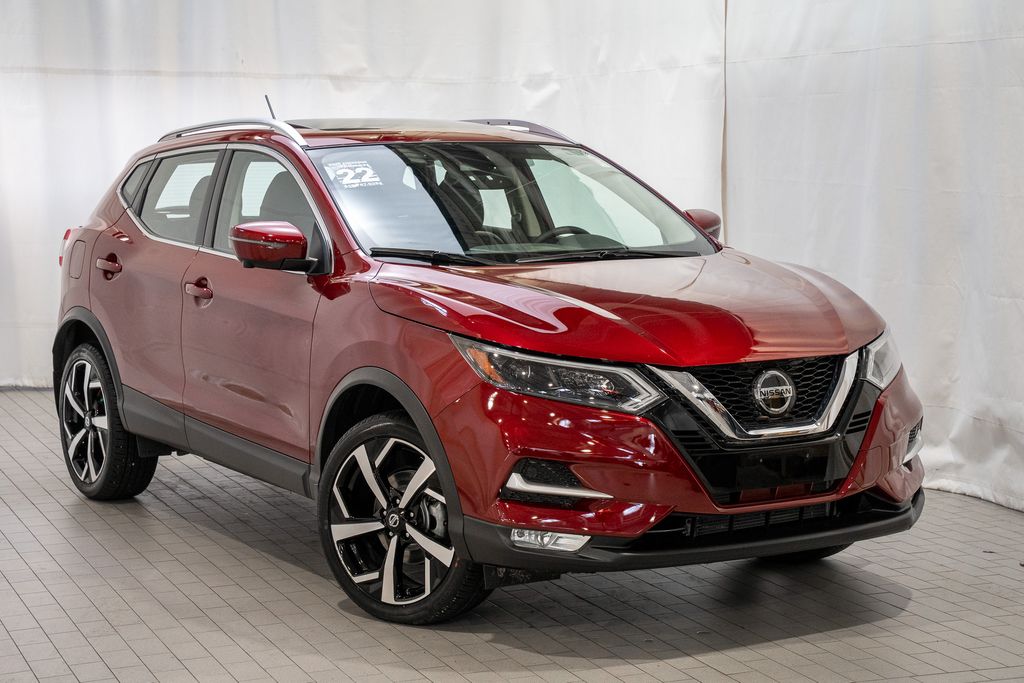 2022 Nissan Rogue Sport SL's photo