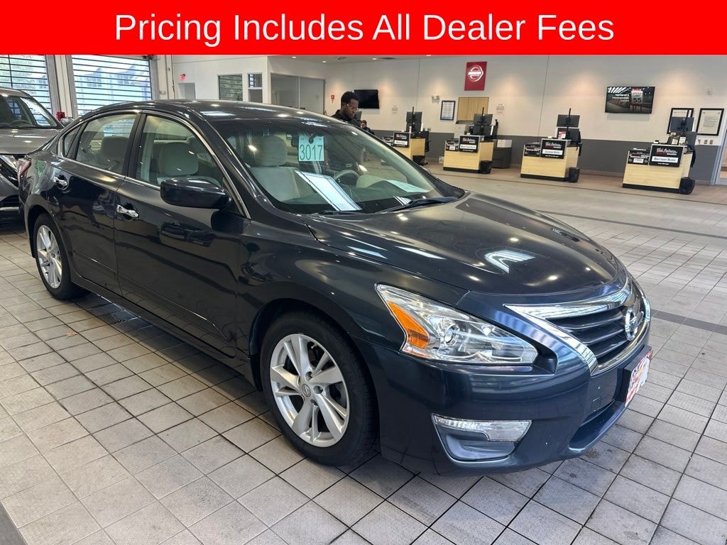 Used 2013 Nissan Altima 2.5 SV Sedan