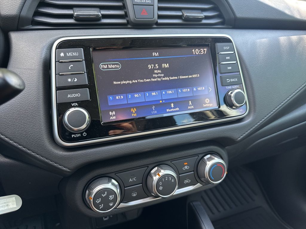 2025 Nissan Versa 1.6 S photo 4