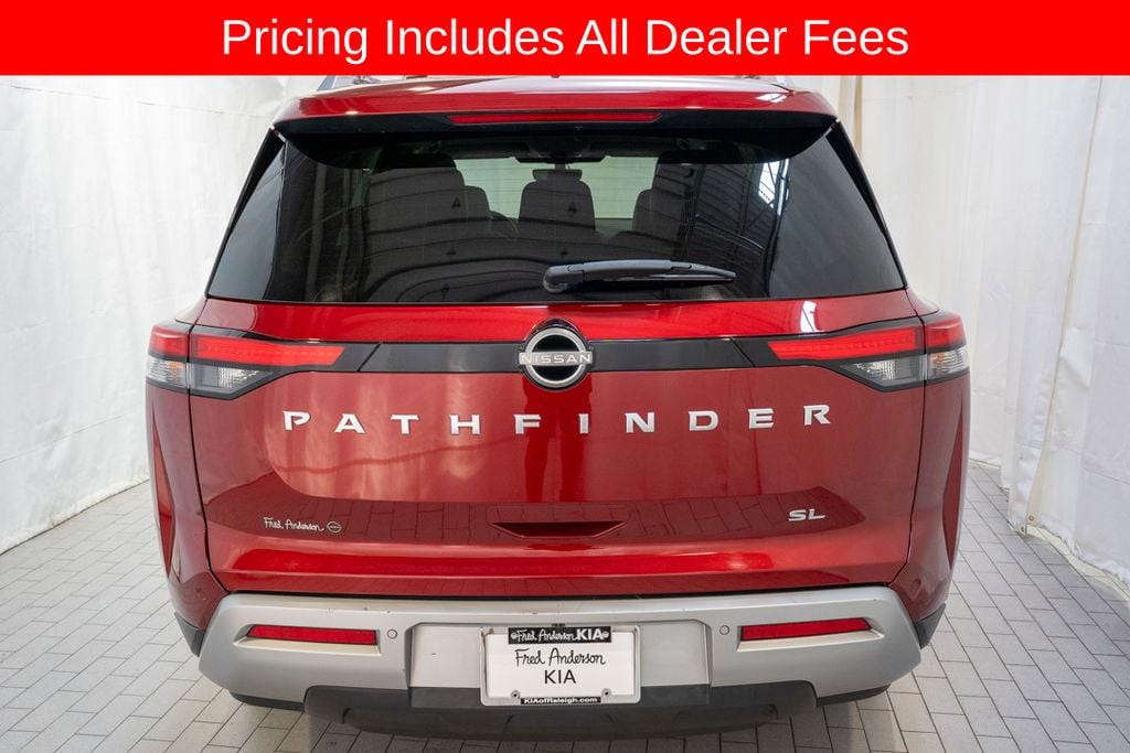 Used 2024 Nissan Pathfinder SL SUV