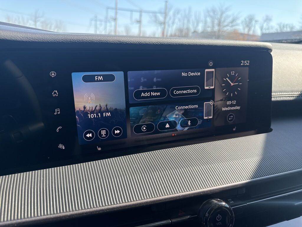 New 2025 Nissan Murano SV SUV