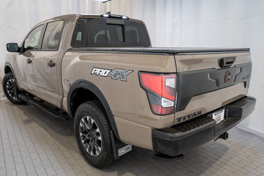 2023 Nissan Titan PRO-4X photo 2