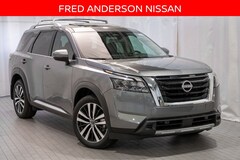 2025 Nissan Pathfinder Platinum SUV