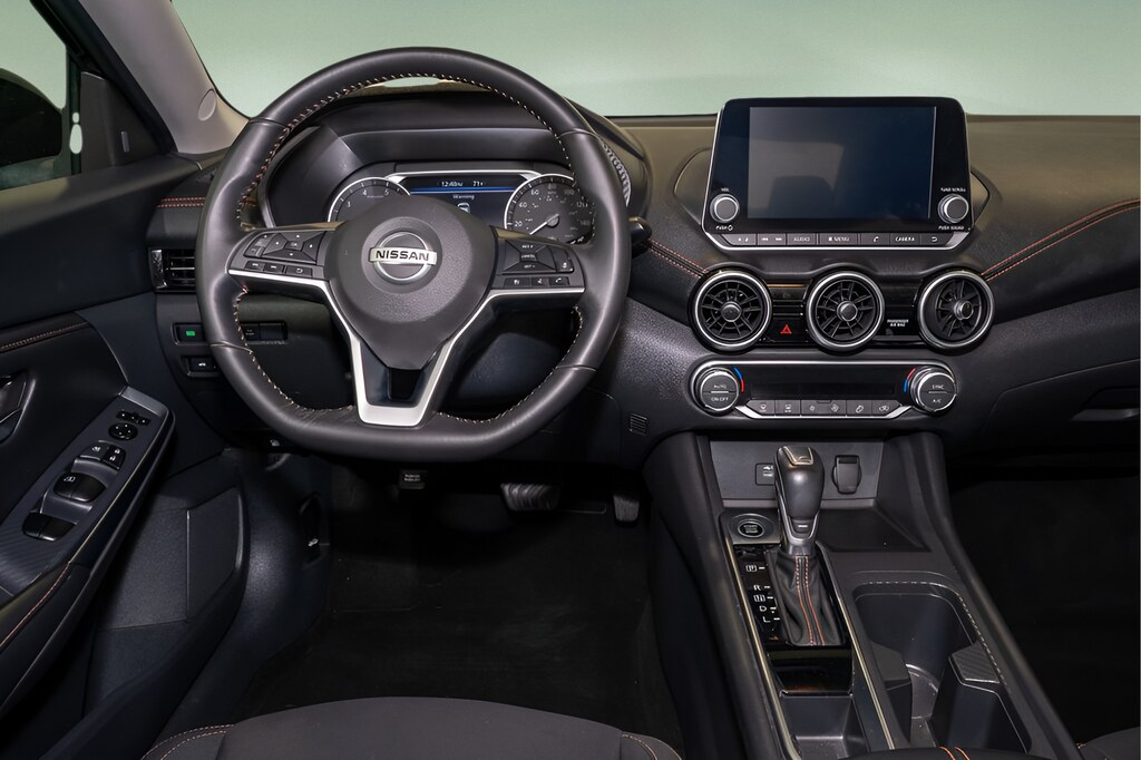 2023 Nissan Sentra SR photo 2
