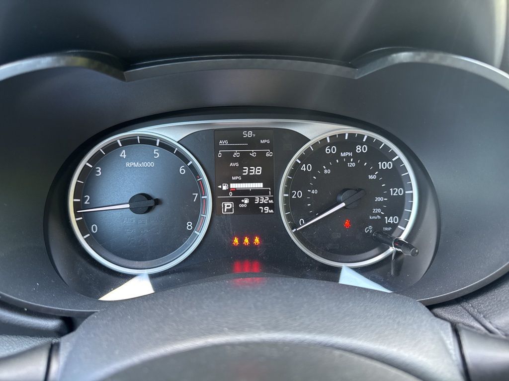 2025 Nissan Versa 1.6 S photo 3