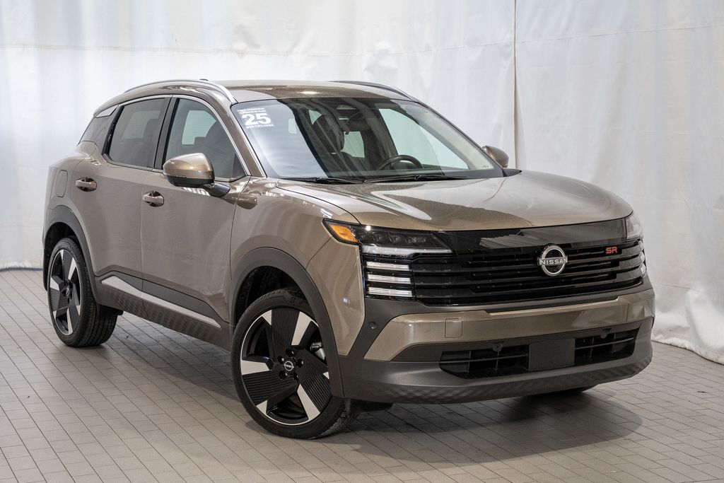 2025 Nissan Kicks SR AWD's photo