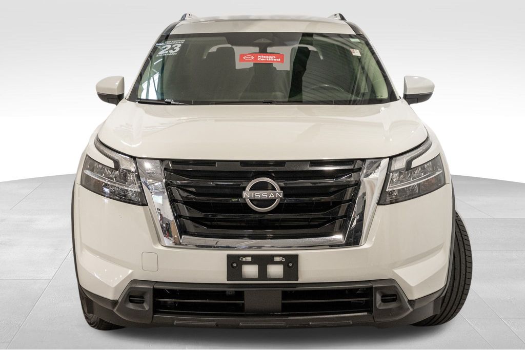 2022 Nissan Pathfinder SV photo 3