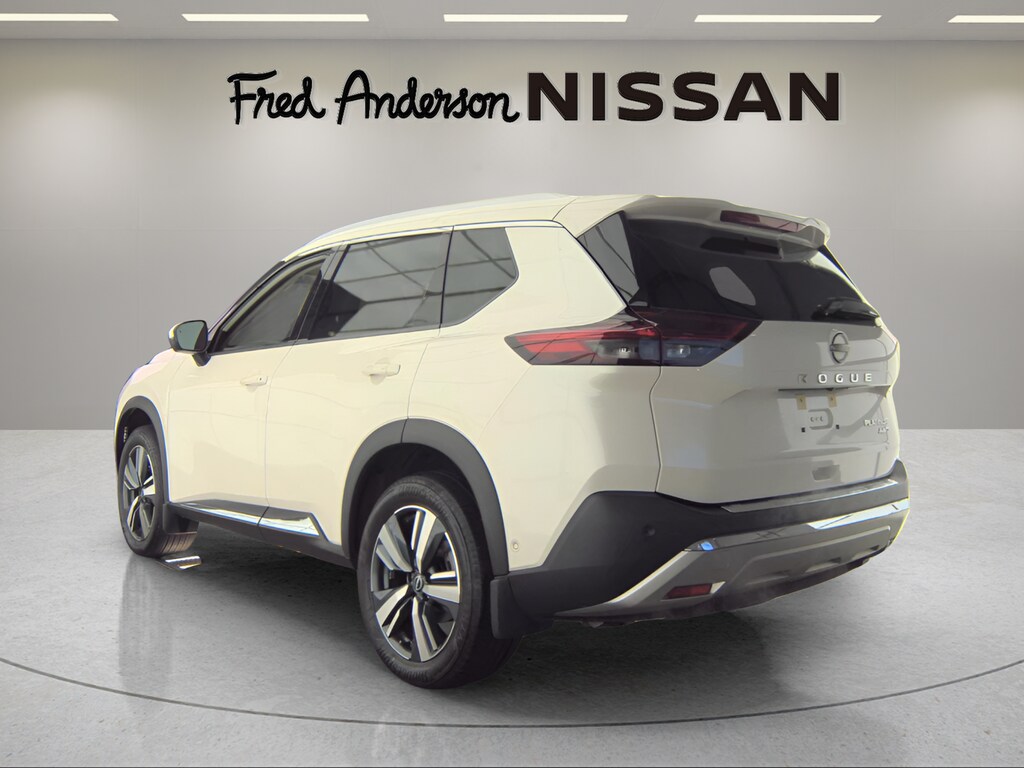 2023 Nissan Rogue Platinum photo 4