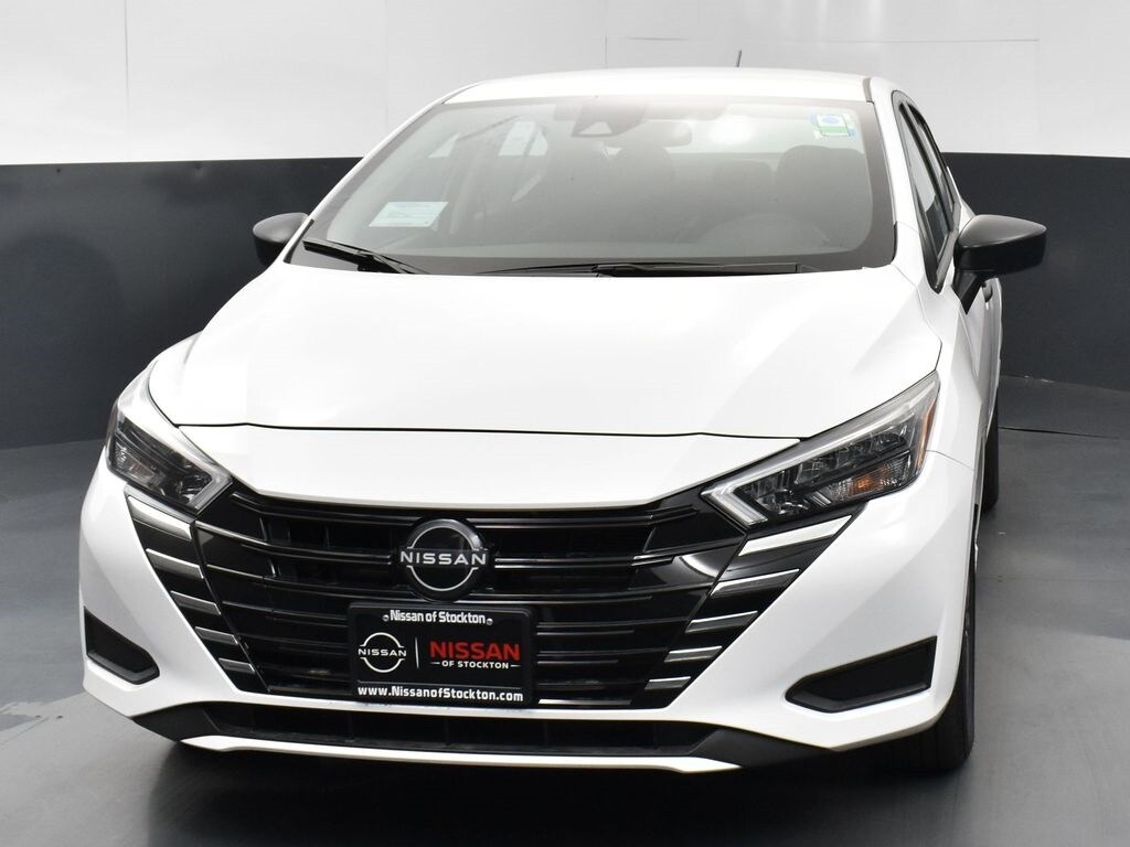 2025 Nissan Versa 1.6 S photo 2