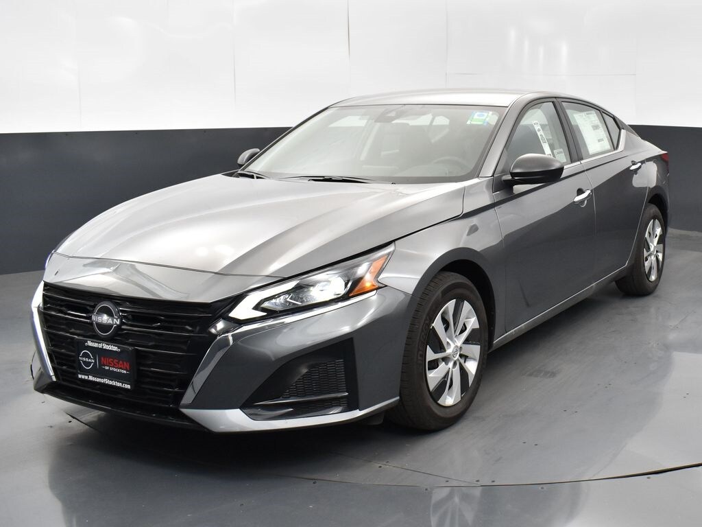 2025 Nissan Altima 2.5 S photo 2
