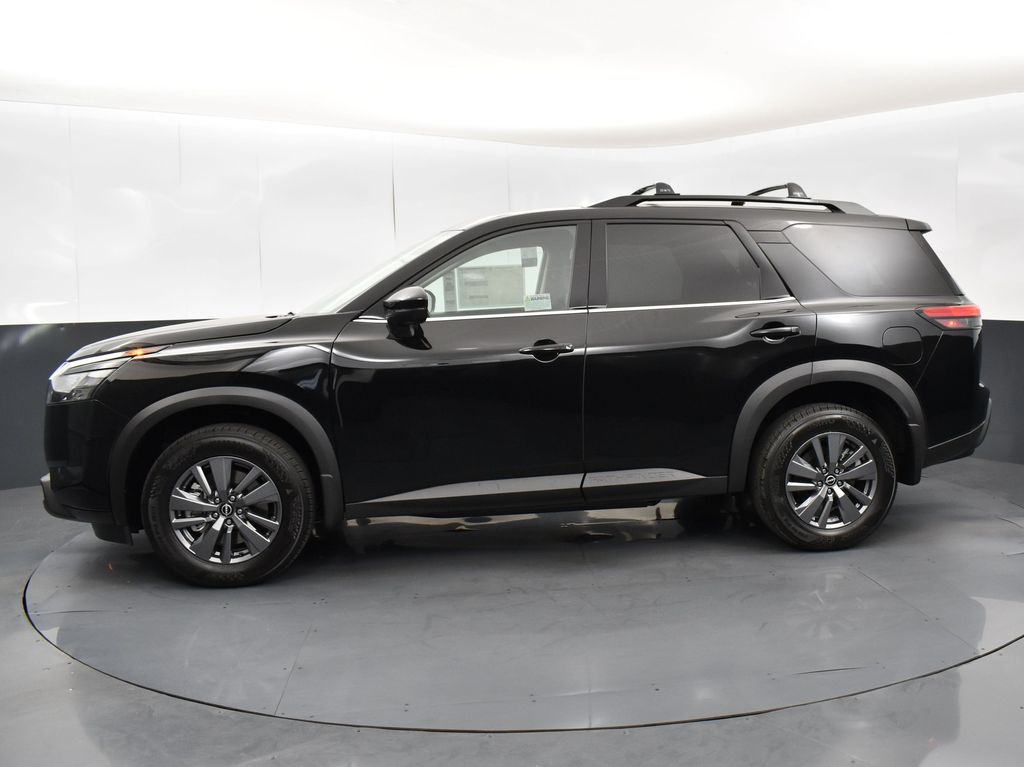 2025 Nissan Pathfinder SV photo 4