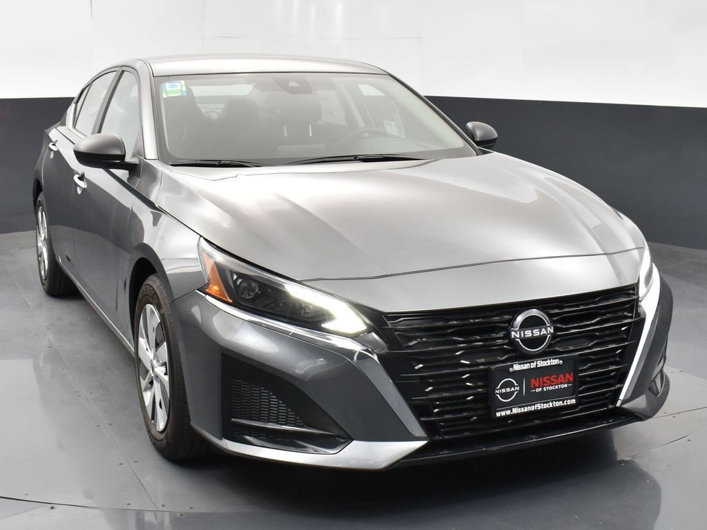 New 2025 Nissan Altima S Sedan