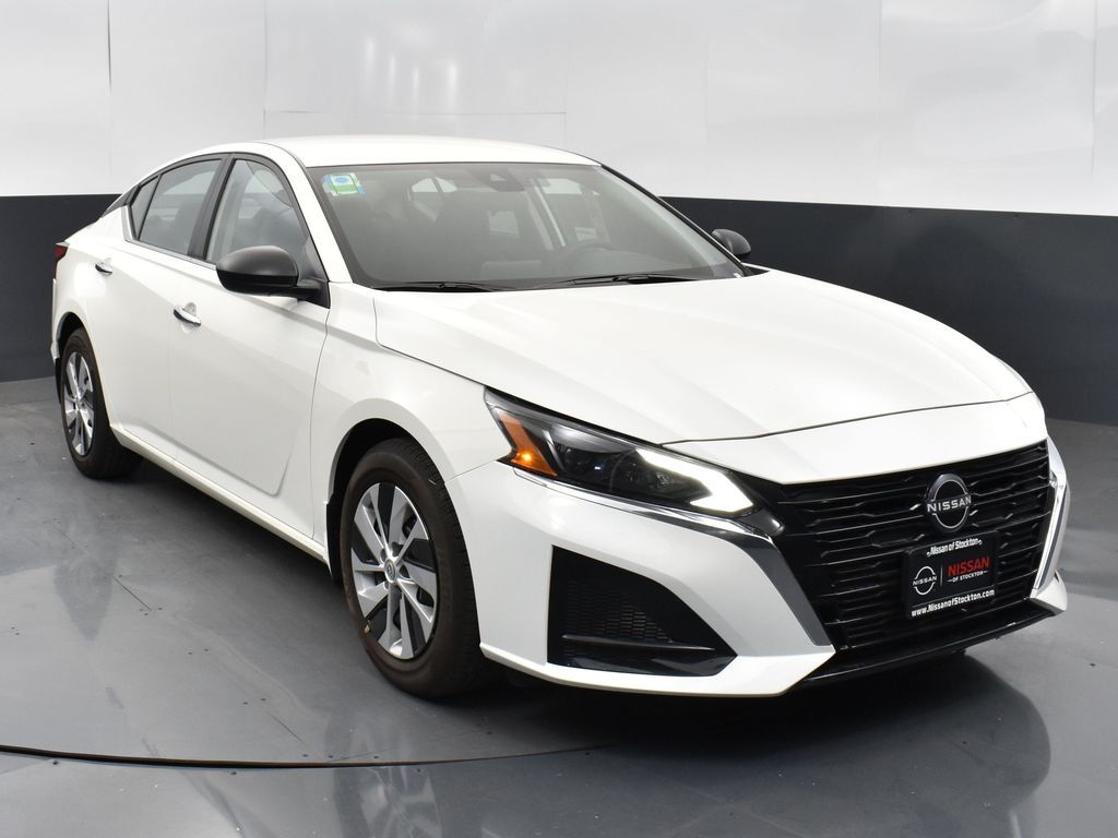 2025 Nissan Altima Sedan 