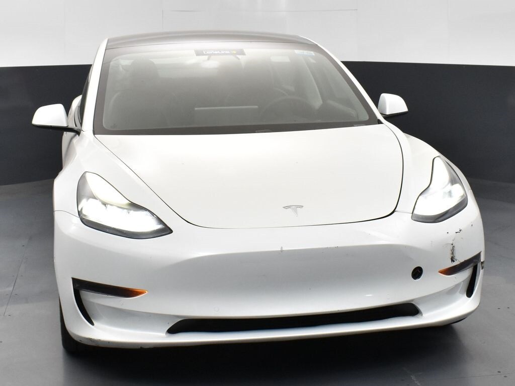 2021 Tesla Model 3 Standard Range Plus photo 2