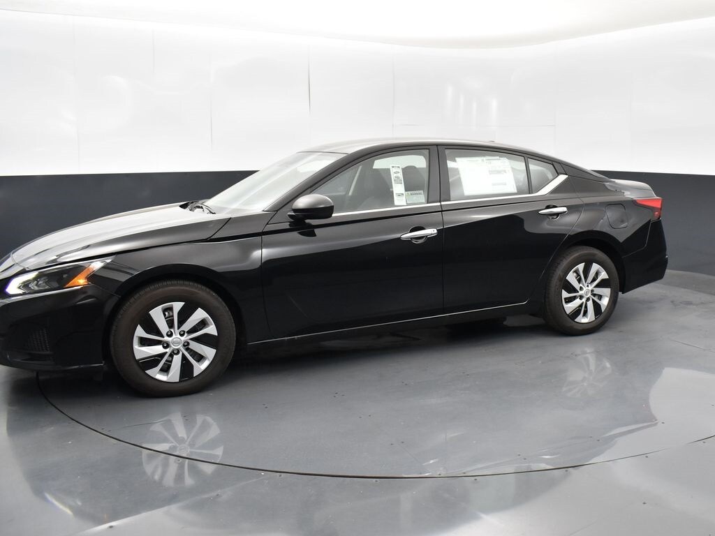 2025 Nissan Altima 2.5 S photo 3