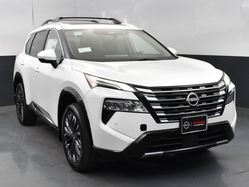 2026 Nissan Rogue Platinum photo 2
