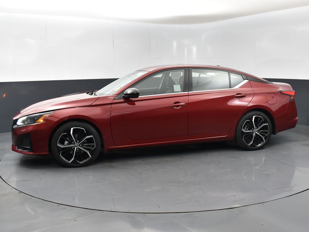 2024 Nissan Altima 2.5 SR photo 4
