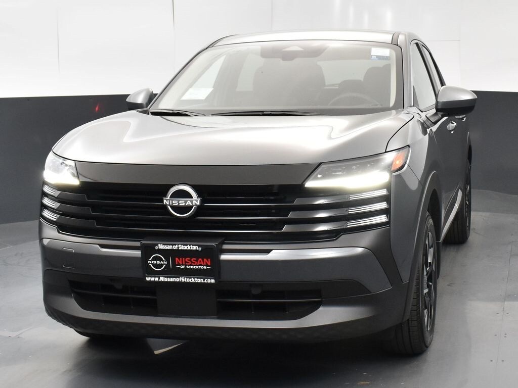 2025 Nissan Kicks SV photo 3