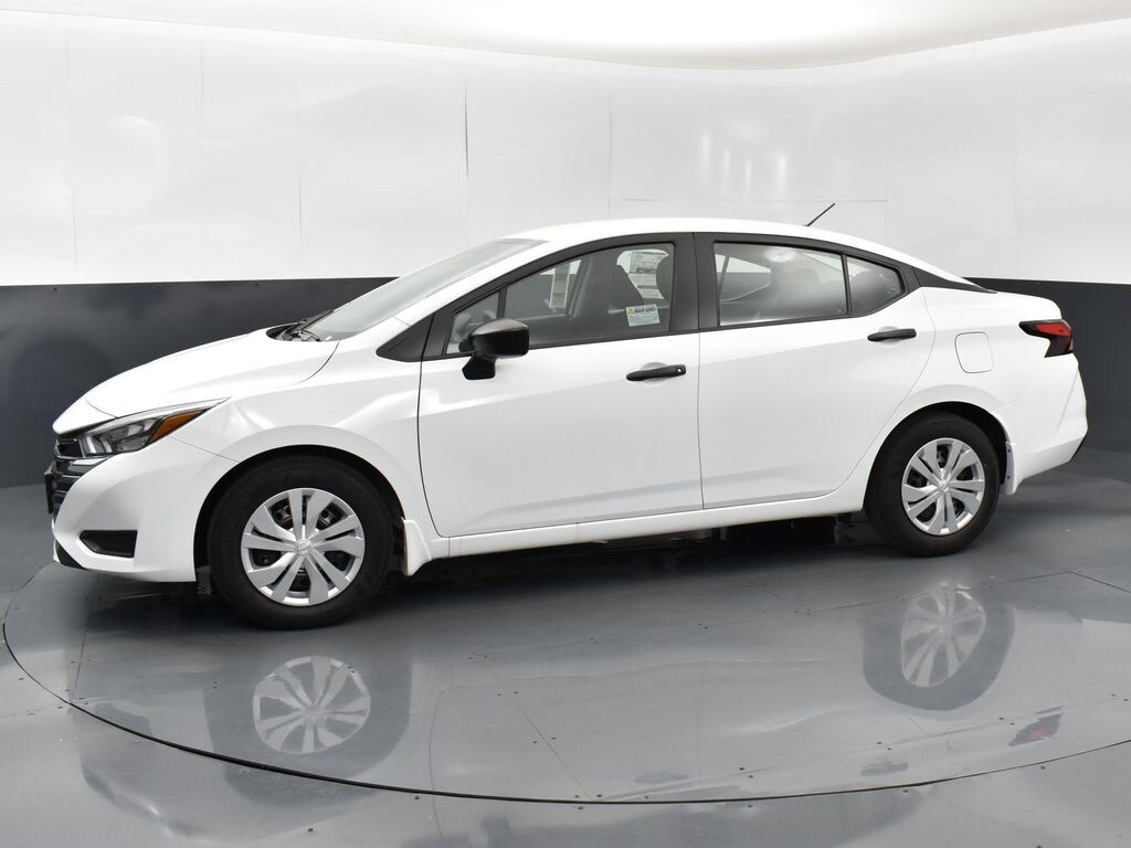 2025 Nissan Versa 1.6 S photo 3