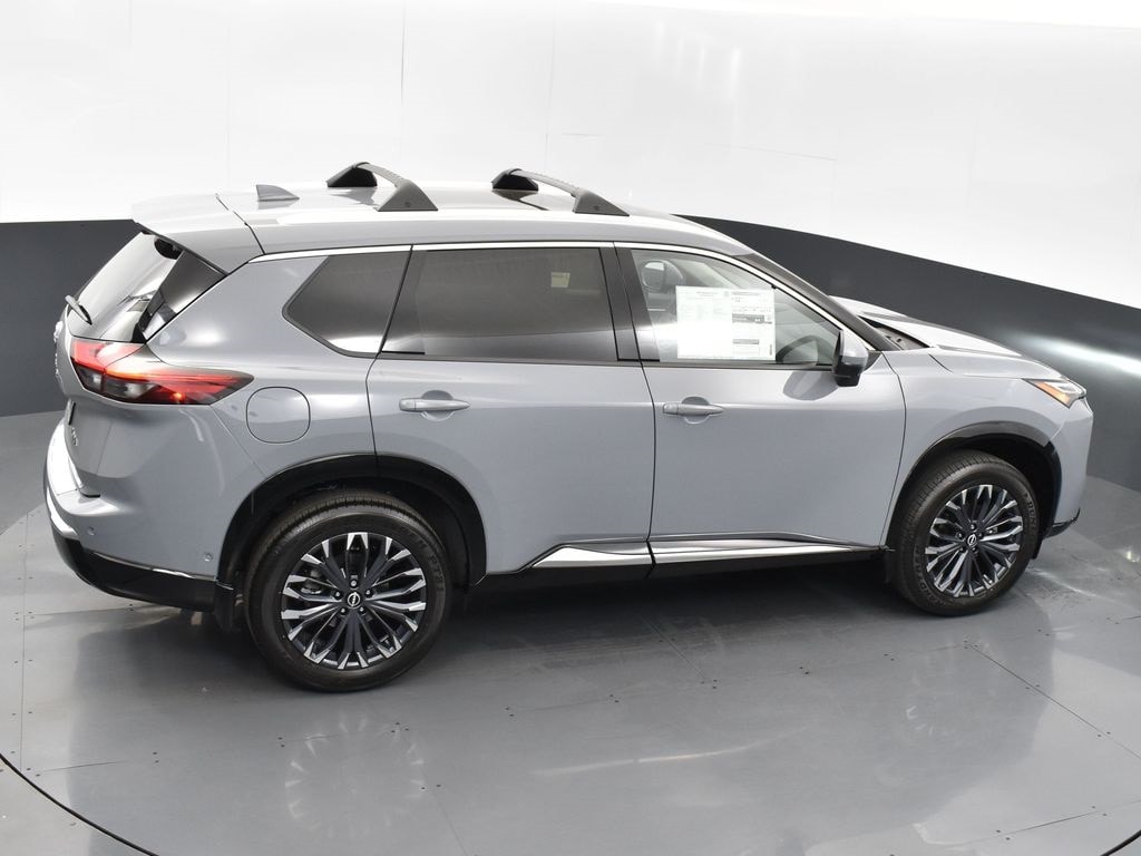 2025 Nissan Rogue Platinum photo 4