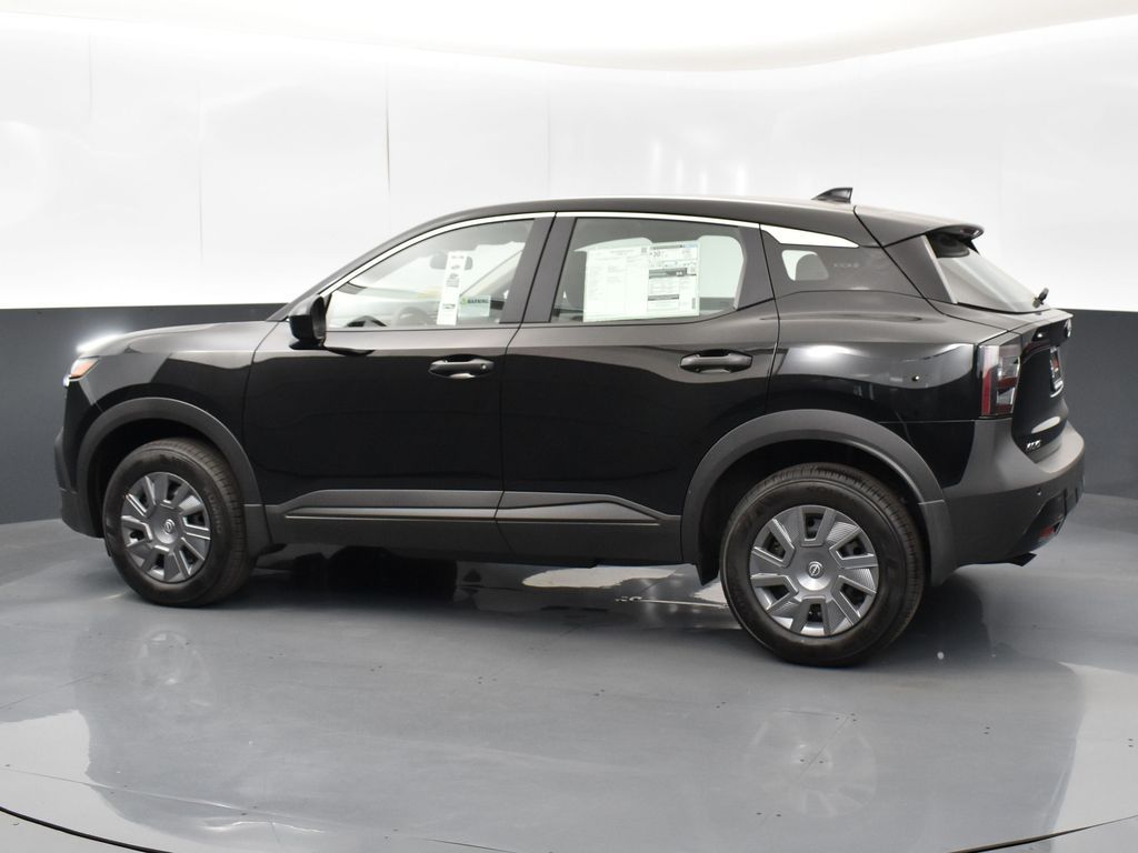 2025 Nissan Kicks S photo 2