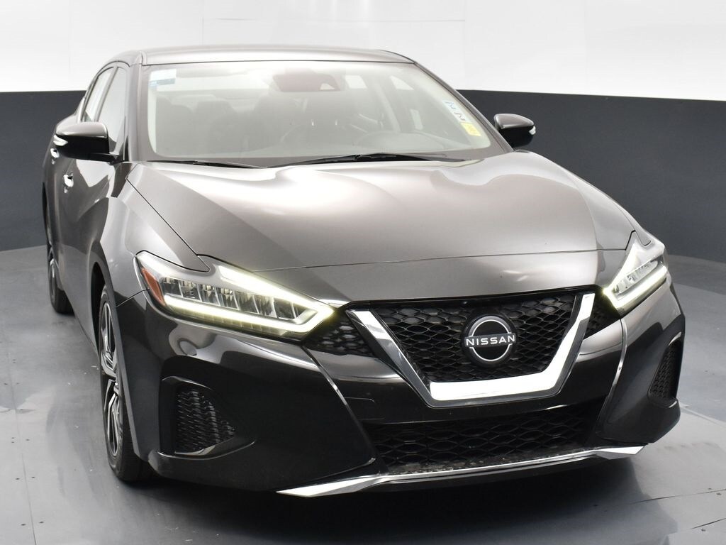 2023 Nissan Maxima SV photo 2