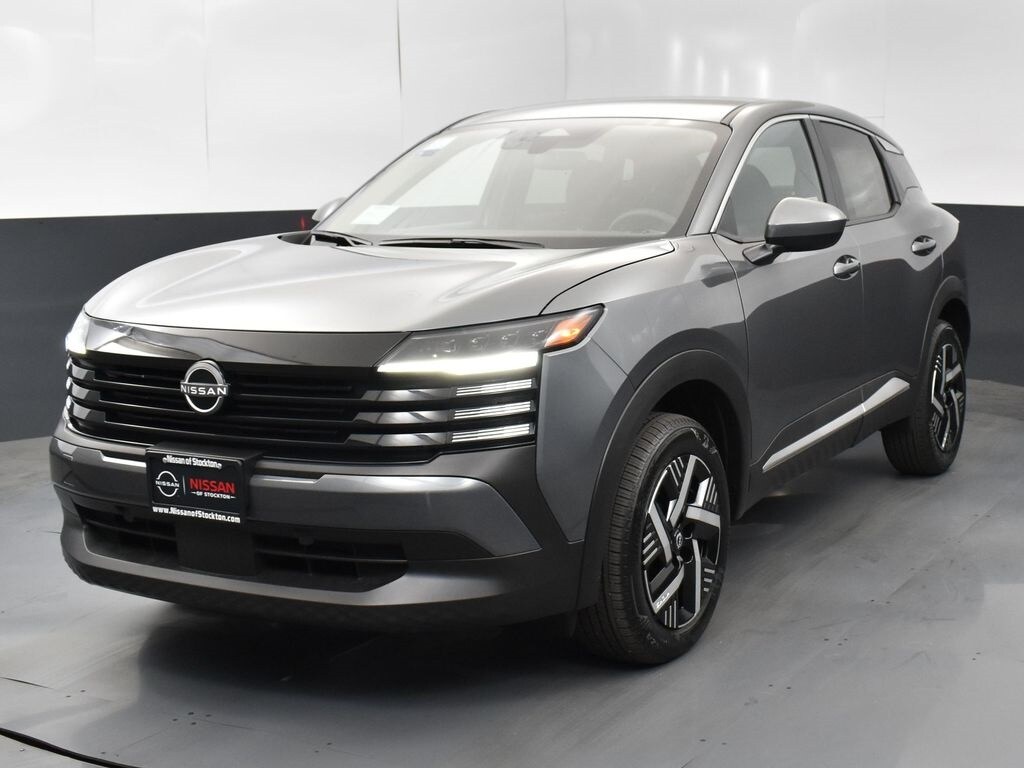 2025 Nissan Kicks SV photo 2