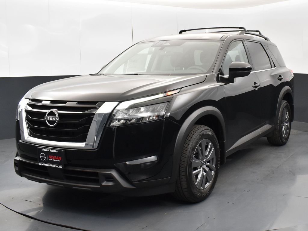 2025 Nissan Pathfinder SV photo 3