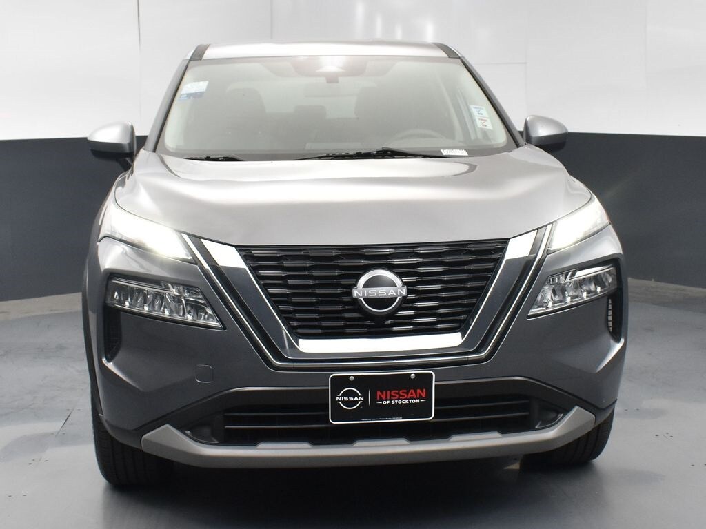 2023 Nissan Rogue SV photo 2