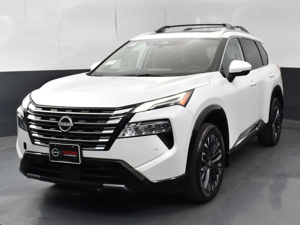 2026 Nissan Rogue Platinum photo 3
