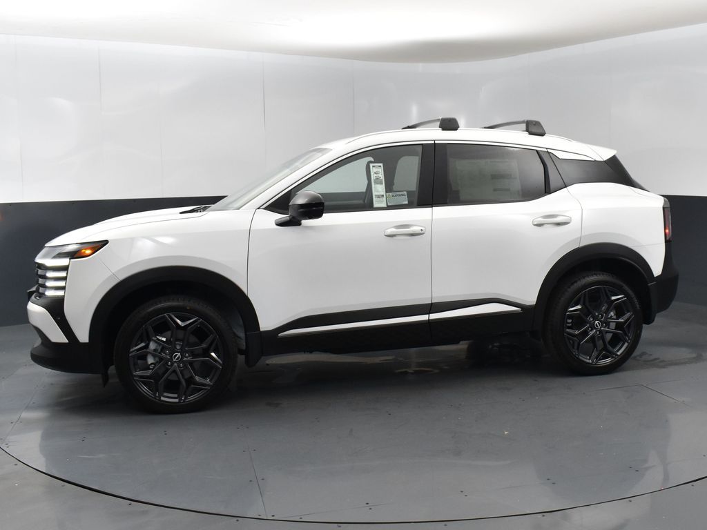 2026 Nissan Kicks SR photo 4