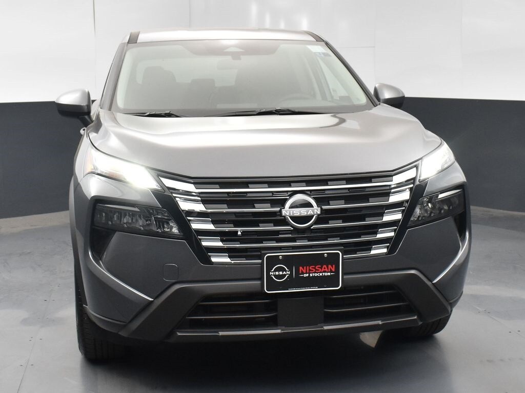 2026 Nissan Rogue SV photo 2