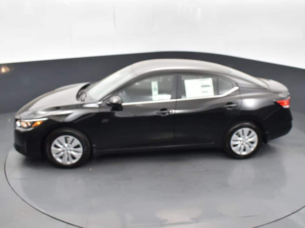 2025 Nissan Sentra S photo 4
