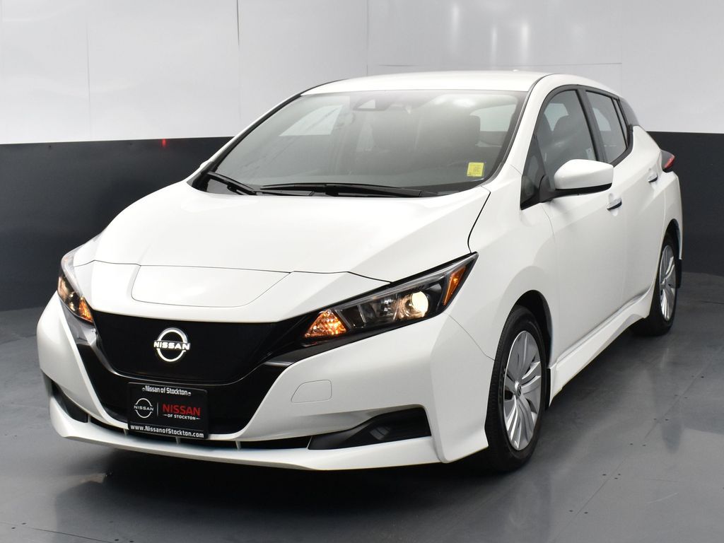 2024 Nissan Leaf S photo 3