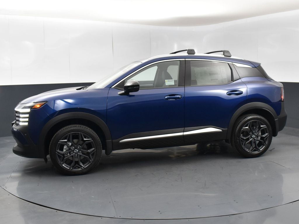 2026 Nissan Kicks SR photo 4