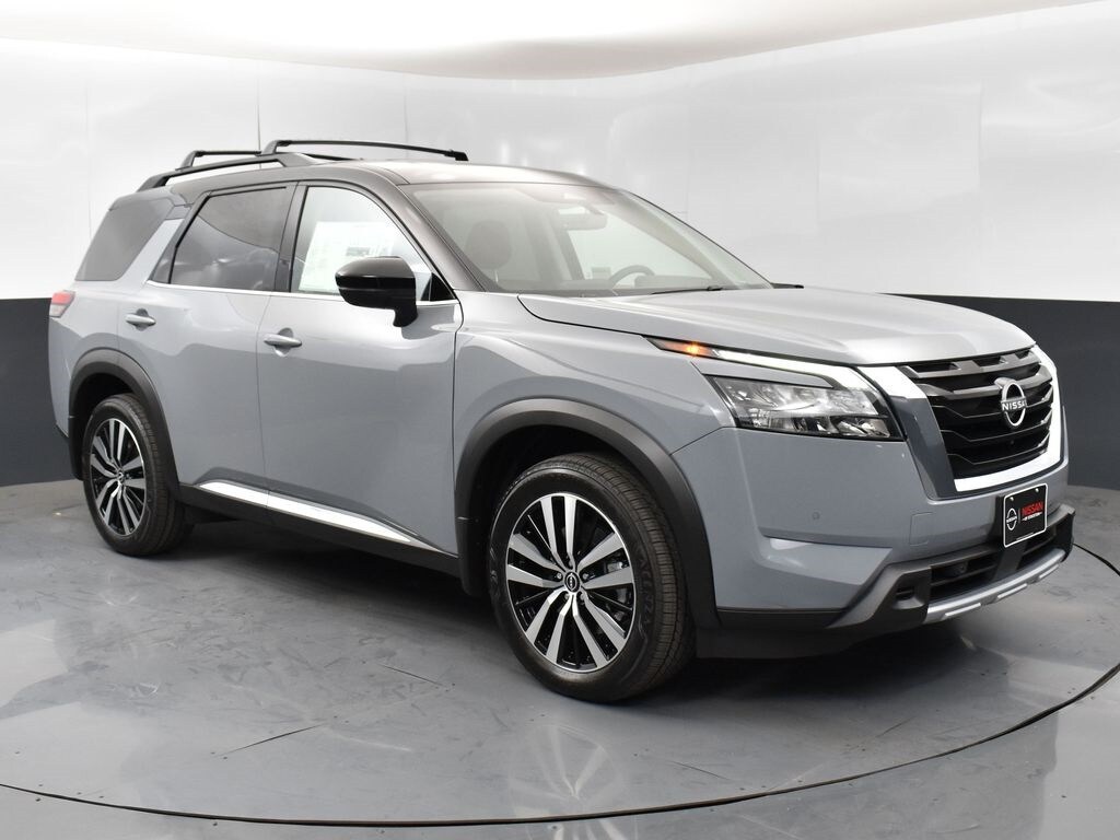 2025 Nissan Pathfinder Platinum photo 2