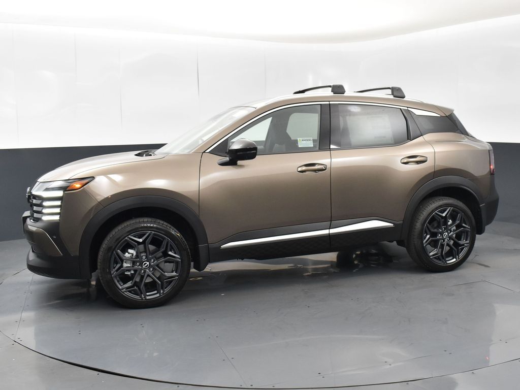 2026 Nissan Kicks SR photo 4